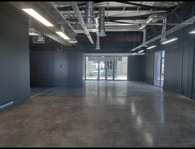 287M² OFFICE TO LET IN MAGALIESSIG